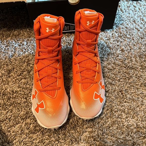 Boys Youth Football Cleats - Picture 2 of 3